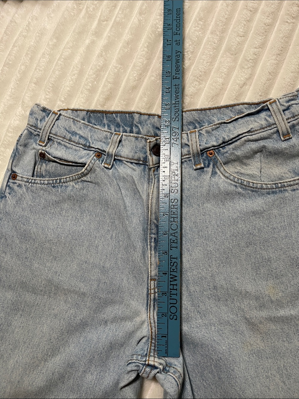 Levi's 550 Vintage Orange Tag Light Blue Straight Jeans | Size 34 - Picture 10 of 14
